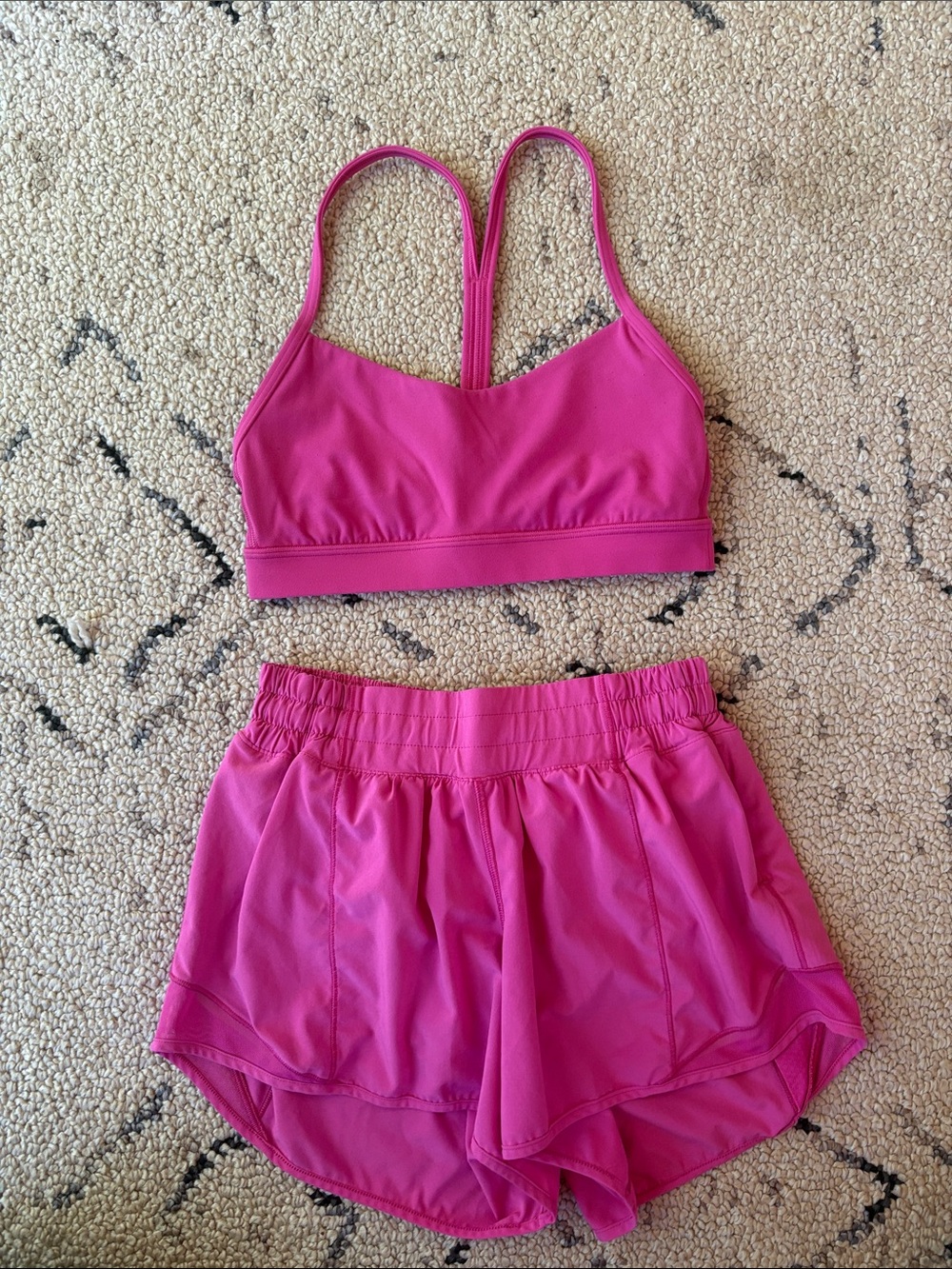 lululemon set bra sz 4/ shorts 6